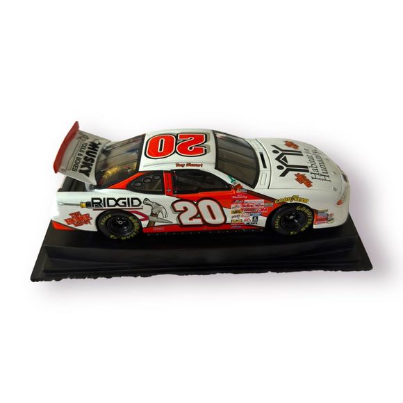 Mac Tools Revell Tony Stewart #20 Home Depot/Habitat For Humanity 1:24 Scale Car - Picture 4 of 6